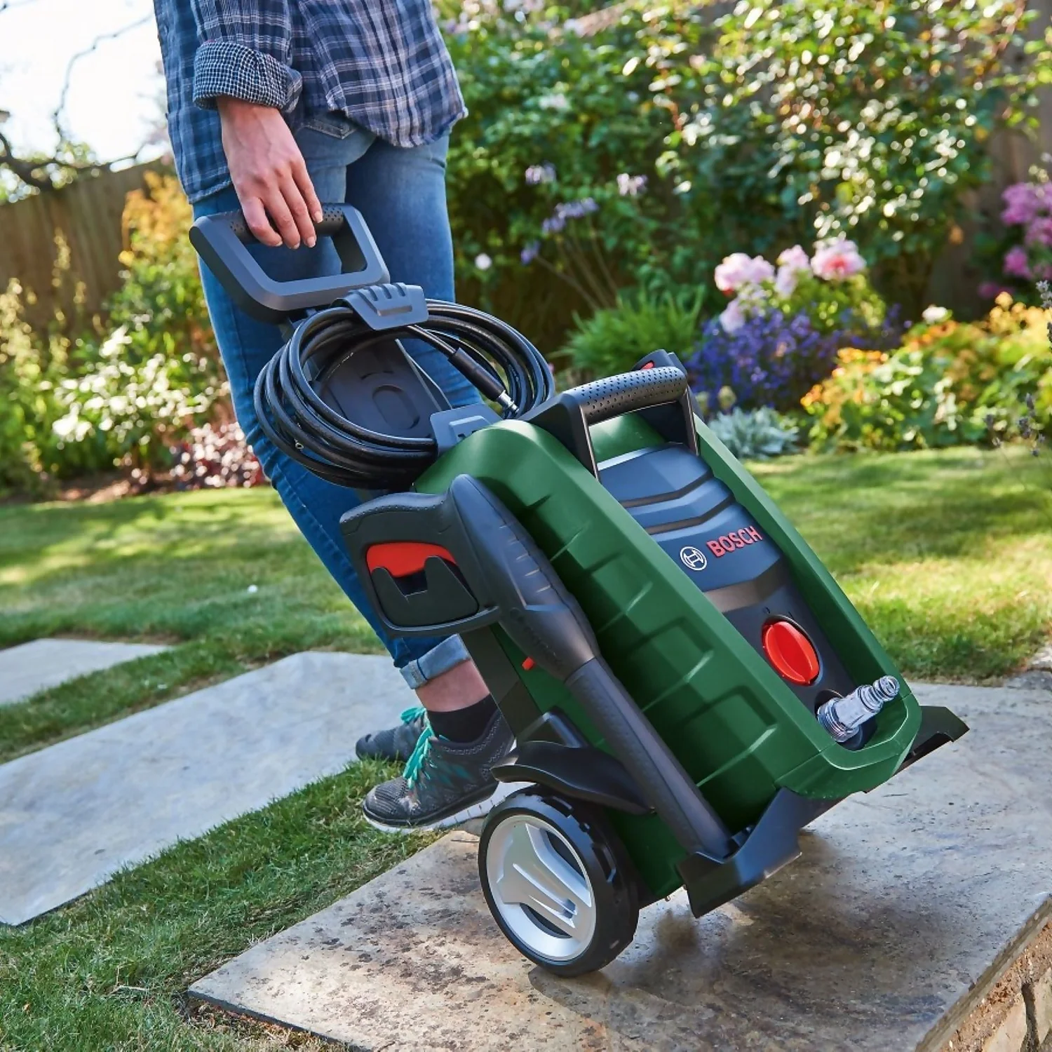 Bosch UniversalAquatak 135 High-Pressure Washer - Image 6