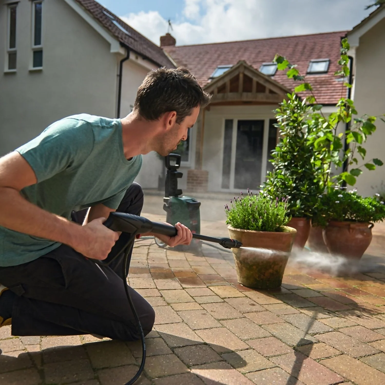 Bosch UniversalAquatak 135 High-Pressure Washer - Image 7