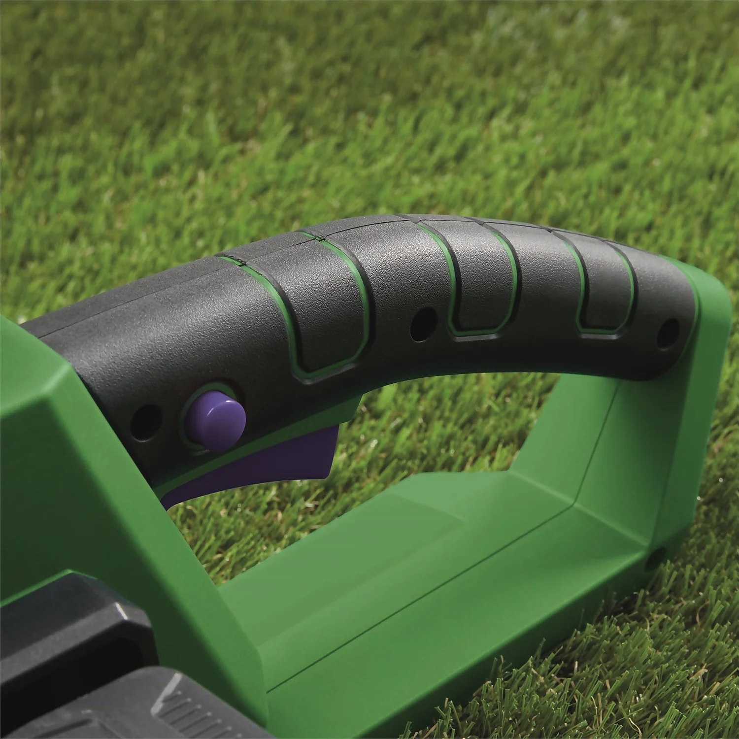 Powerbase 40V Cordless Chainsaw - Image 2