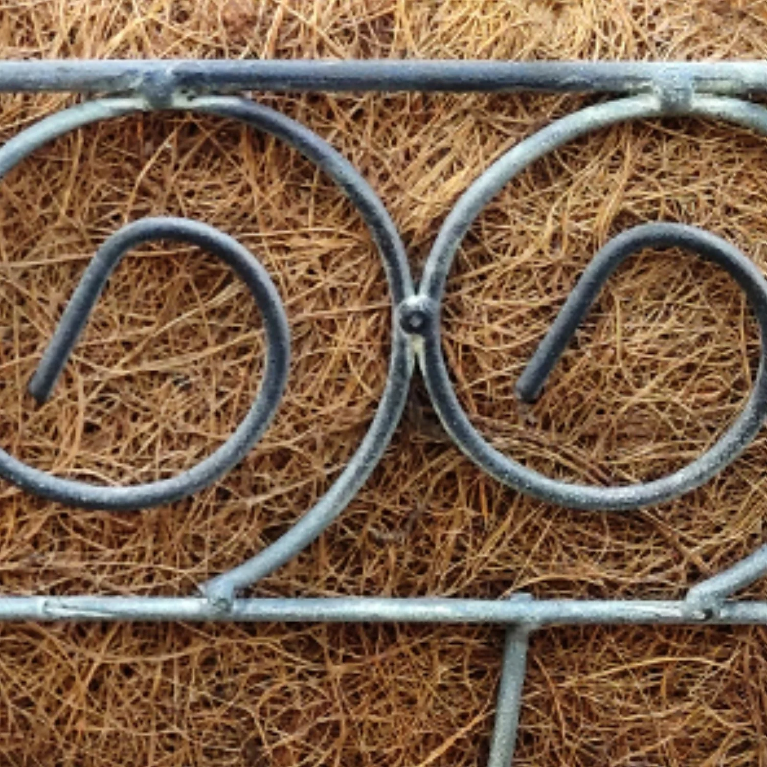 Distress Finish Wall Trough With Coco Liner - 61cm - Image 5