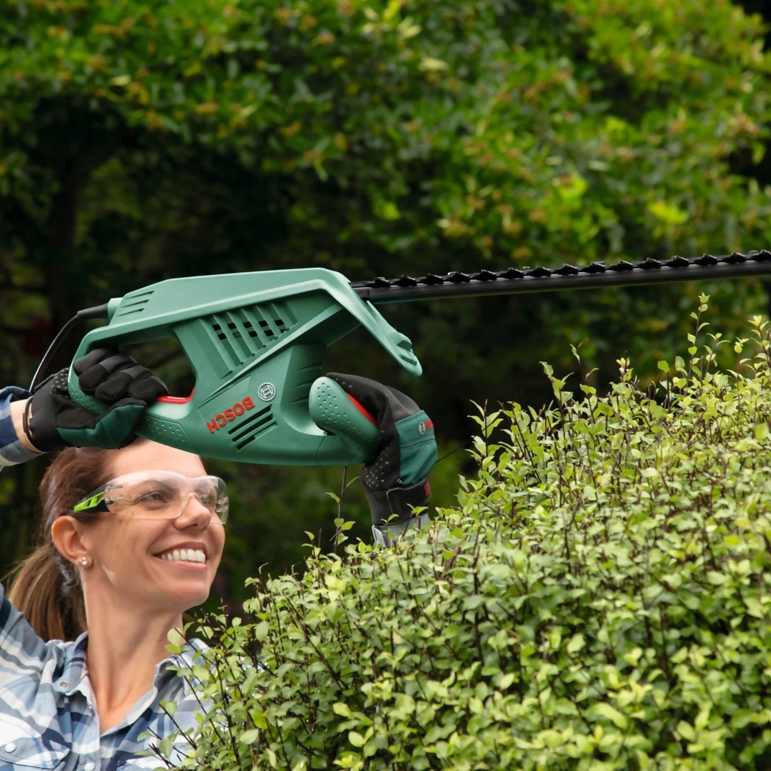 Bosch EasyHedgeCut 55-16 Hedge Trimmer - Image 4