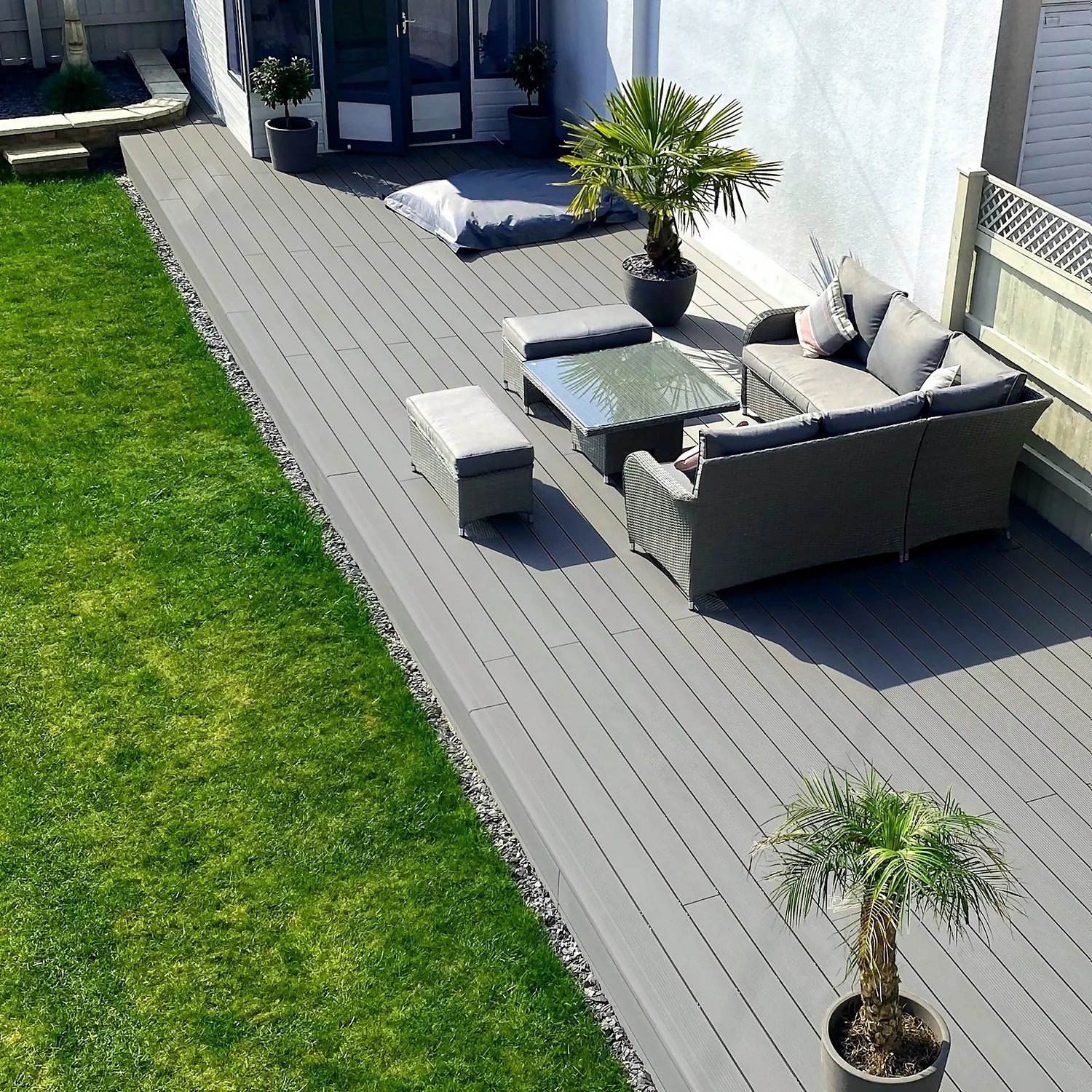 Victoria Composite Decking Woodgrain 20 Pack Grey - 10.08 M2 - Image 2